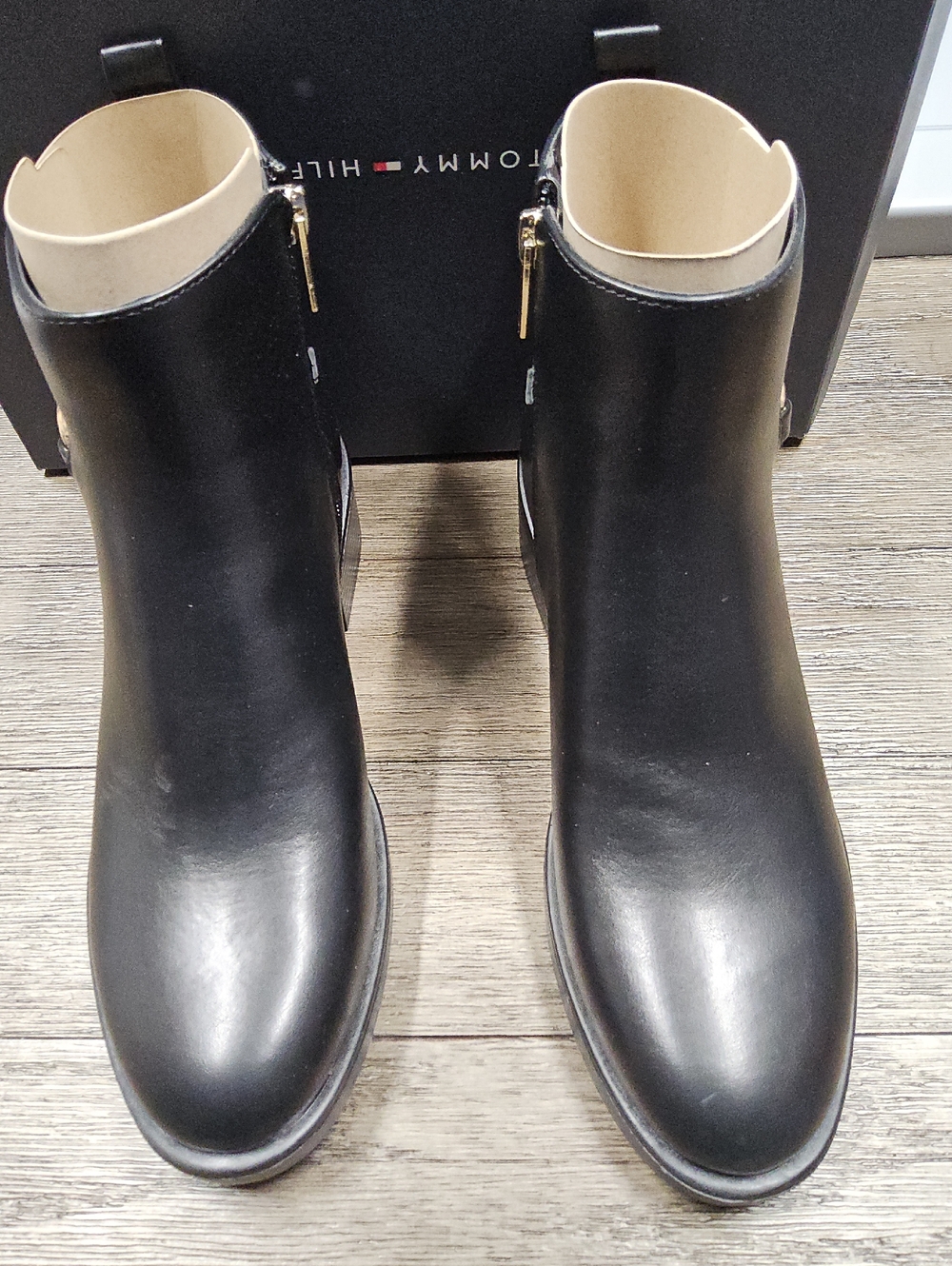 NWOT Size 8.5 Tommy Hilfiger Imeria Womens Black Ankle Boots